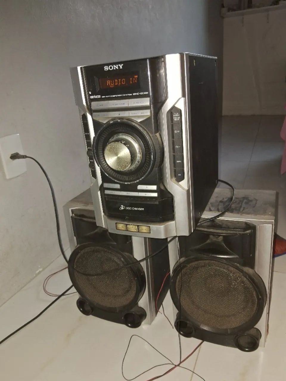 Som Sony  funcionando cd, rádio Am, FM ,toca fita e aux