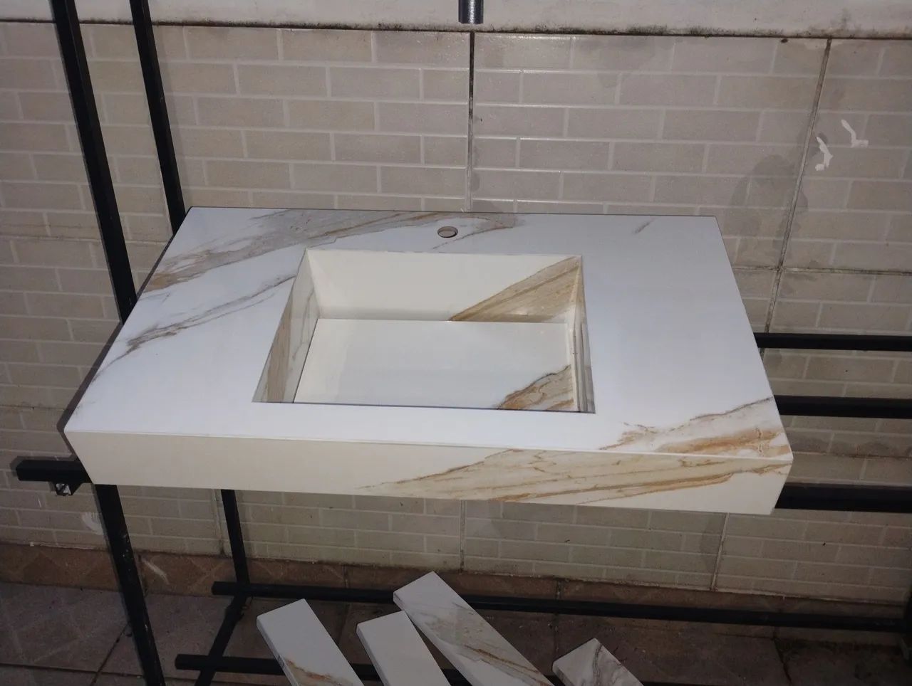 Pia Esculpida Porcelanato 80x45  - Foto 5