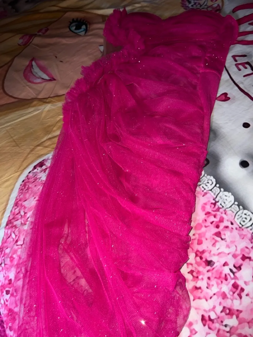 Vestido de festa rosa com brilho
