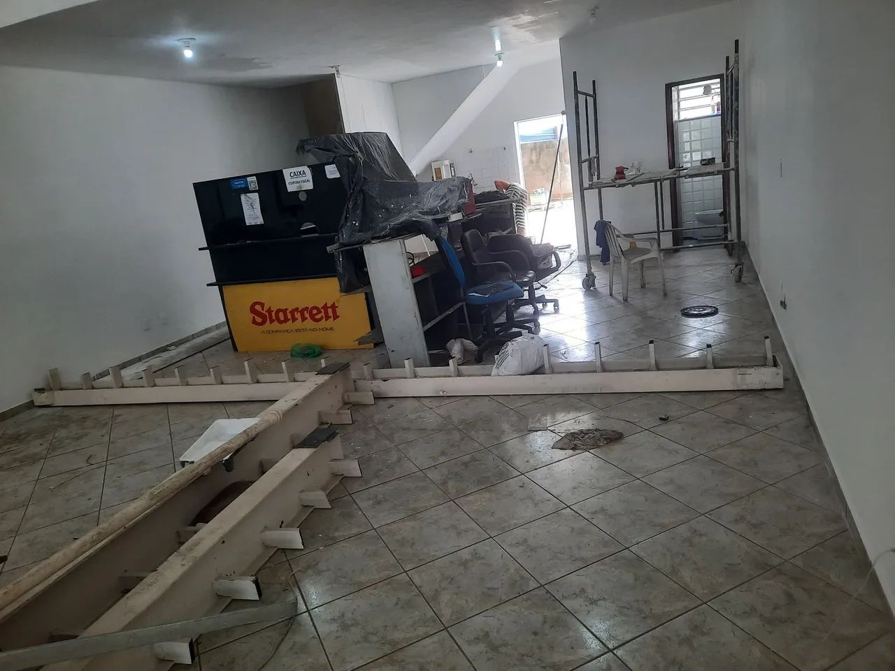 Estruturas 850 reais cada são 15 e balcões  se fizer uma oferta boa fecha o pacote e leva  - Foto 3