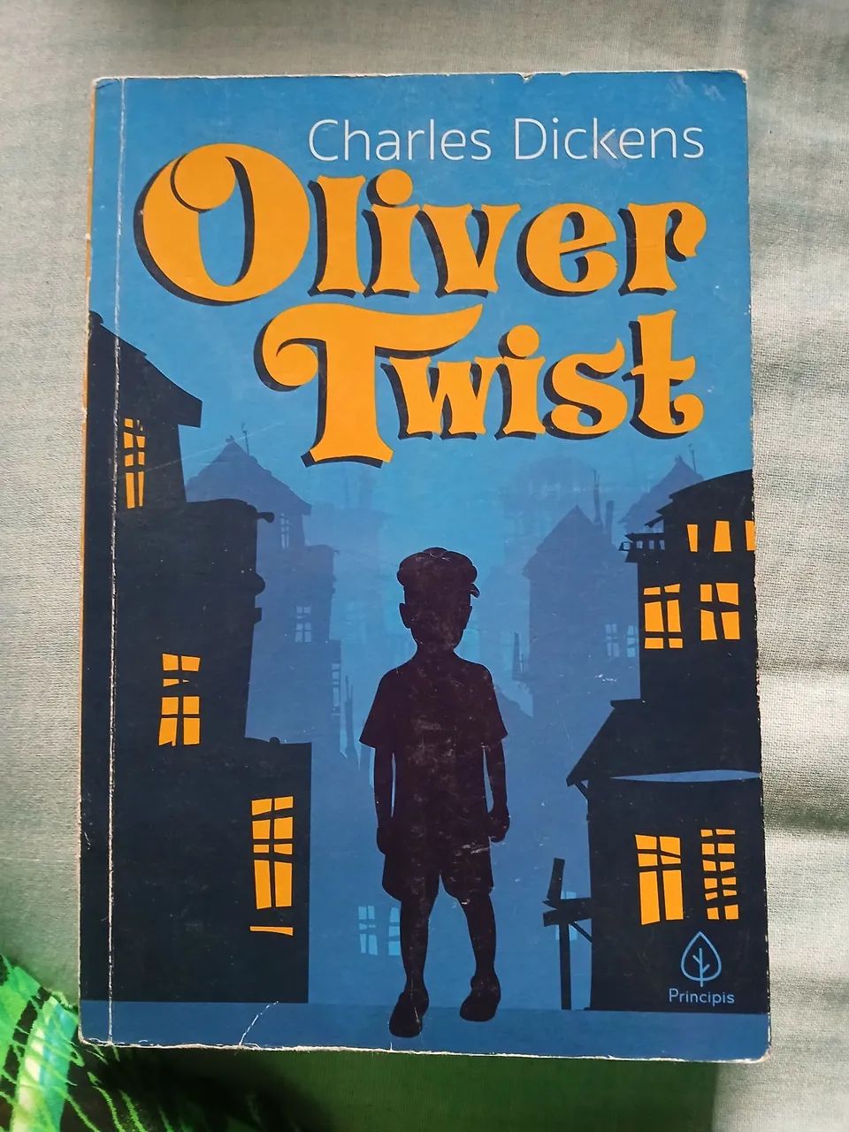 Oliver Twist - Charles Dickens