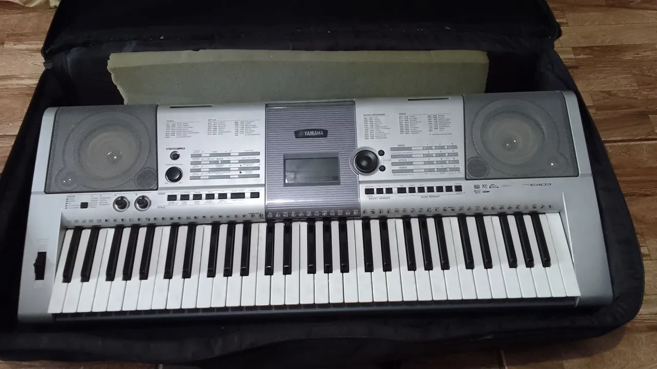 Teclado Yamaha PSR-E403
