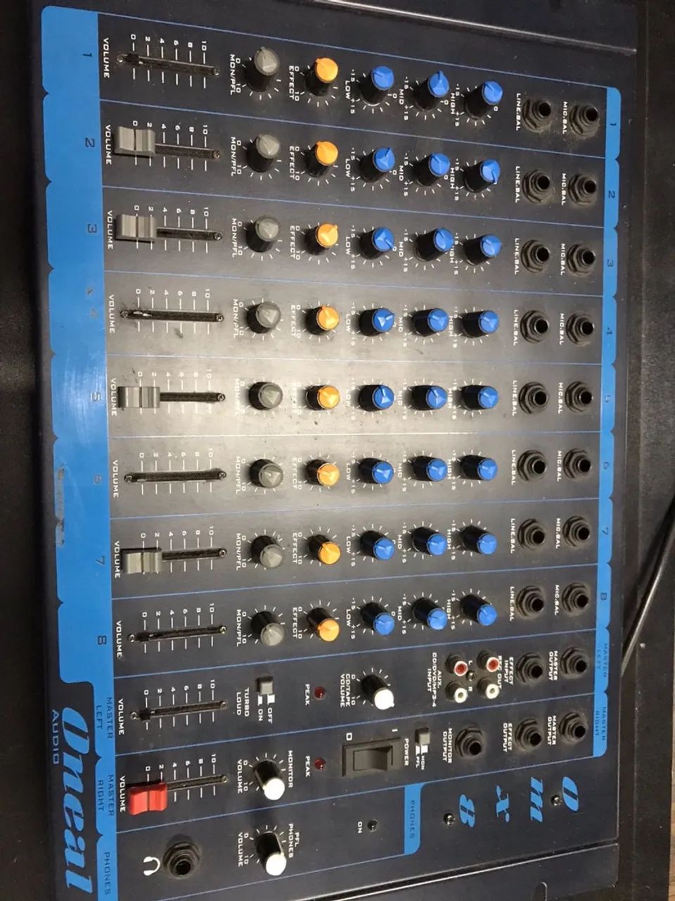 Mesa de som Oneal OMx 8x