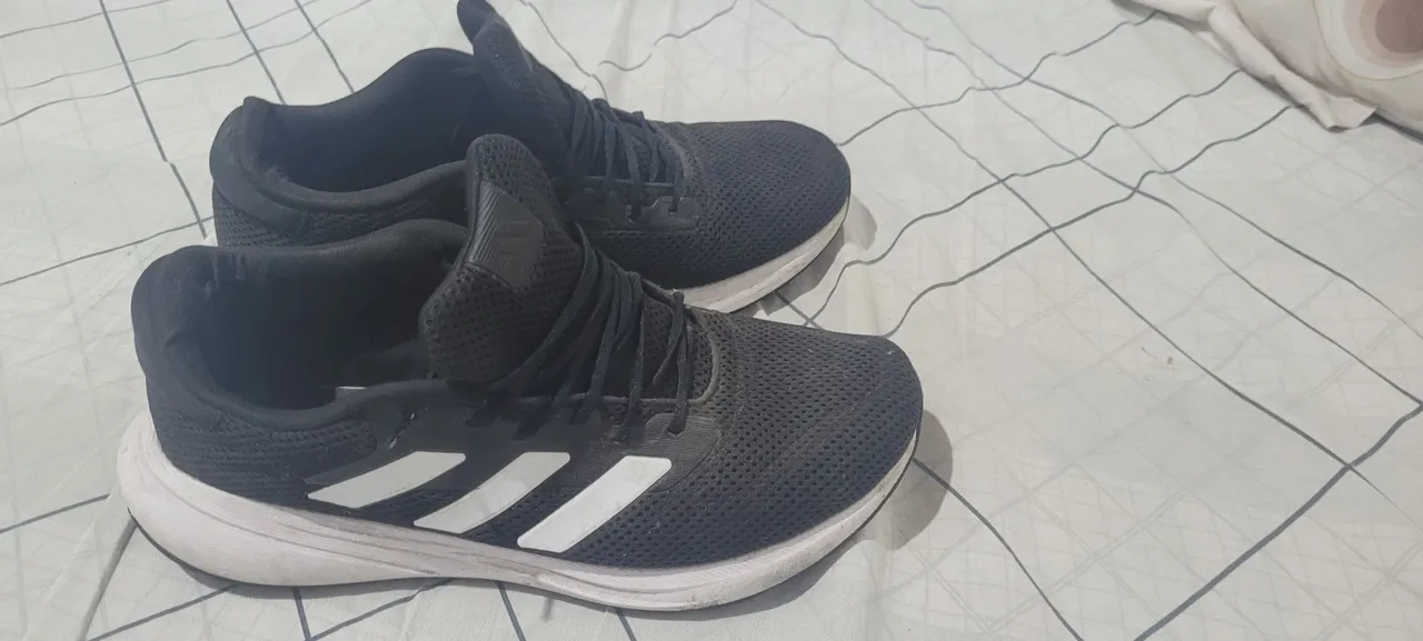 Adidas preto com branco