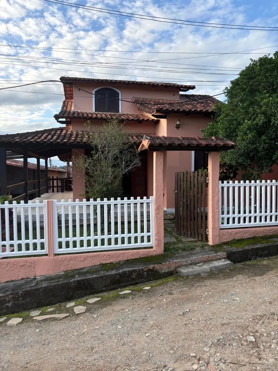 Imóvel para venda possui 143 metros quadrados com 4 quartos em Bacaxá - Saquarema - RJ