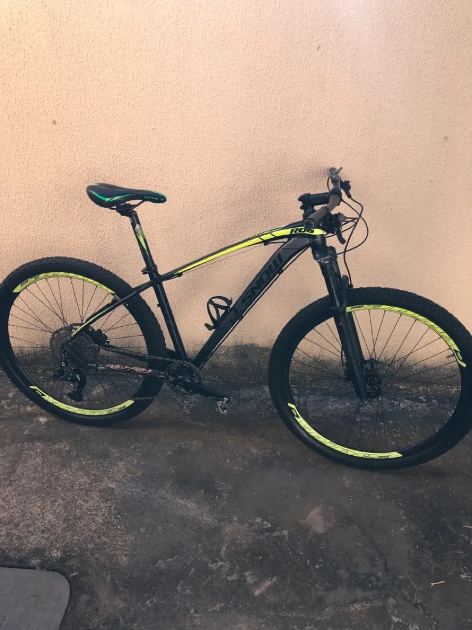 Bike J.SNOW absolute Aro 29