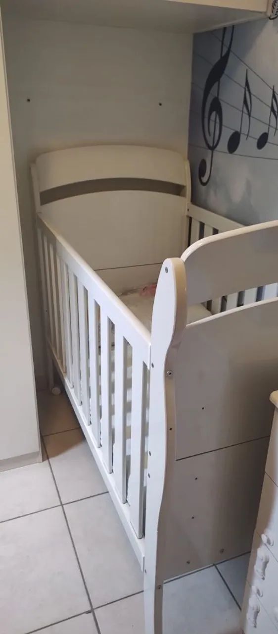Berço branco com colchão e protetores - Foto 2