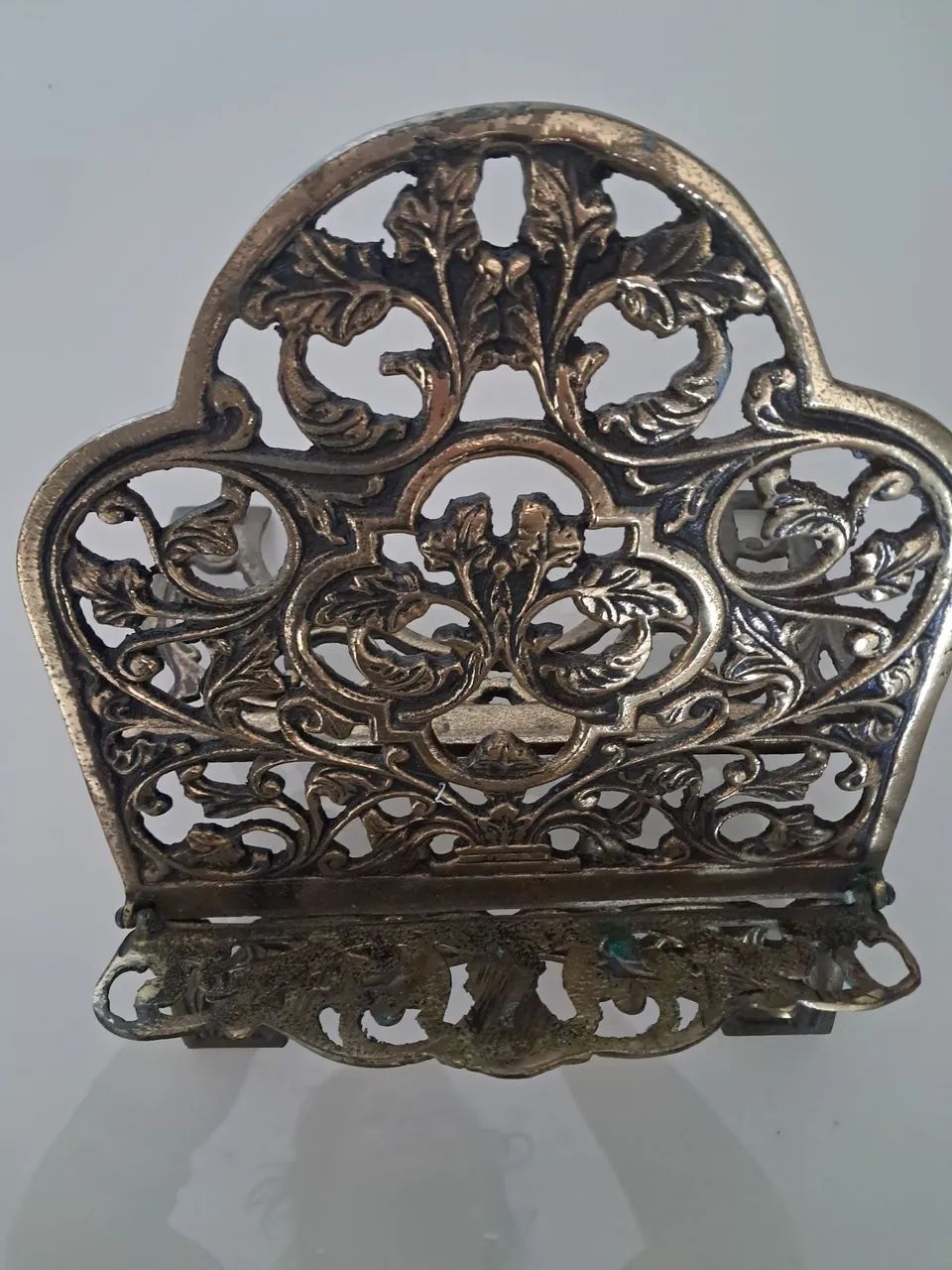 Porta bíblia de bronze