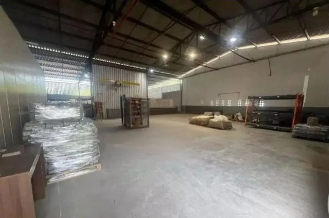Galpão 1.300 m² em Condomínio Avcb e Habite-se Distrito Industrial!