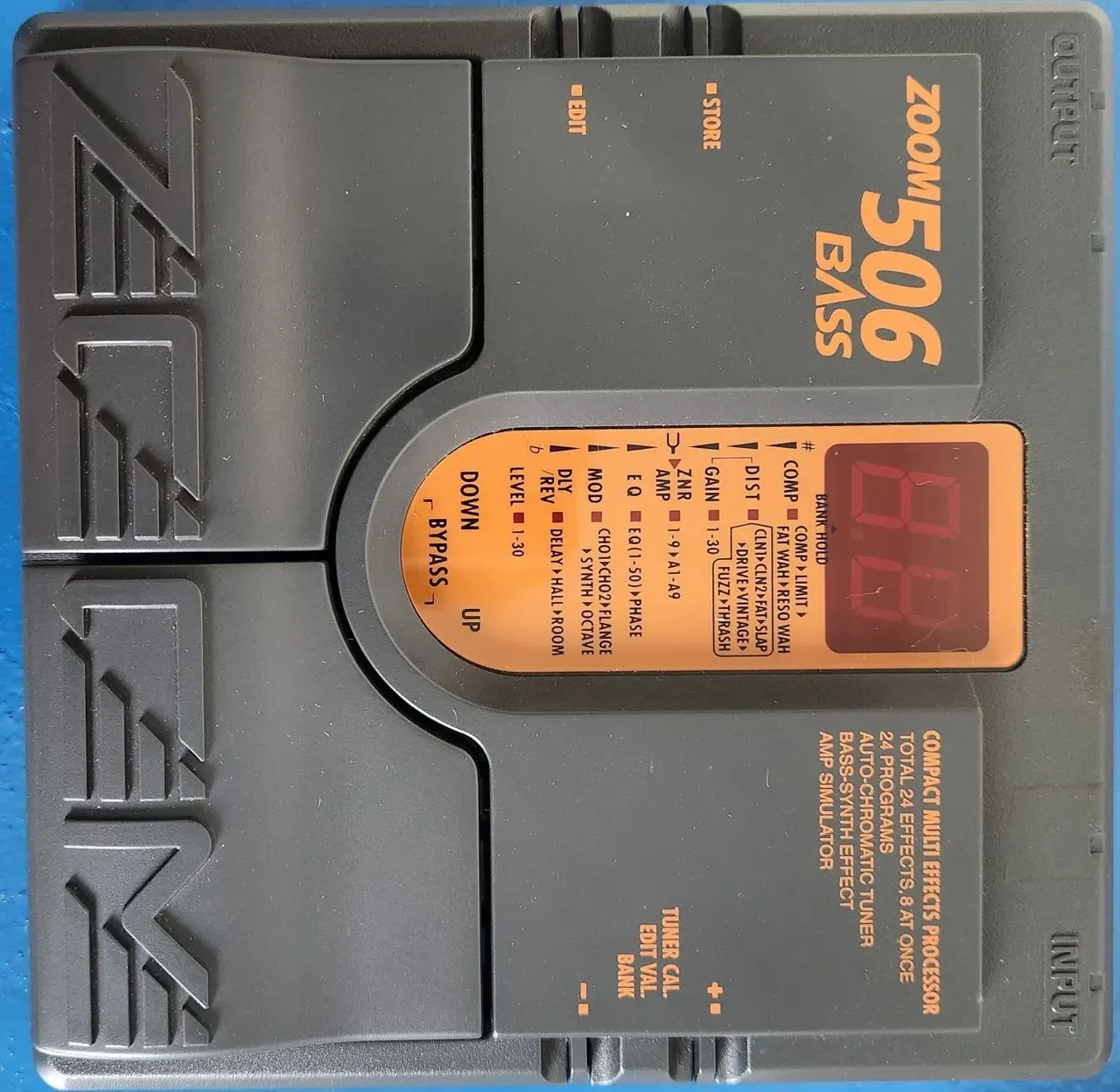 Zoom 506 Bass - Pedal Multi-Efeitos para Baixo