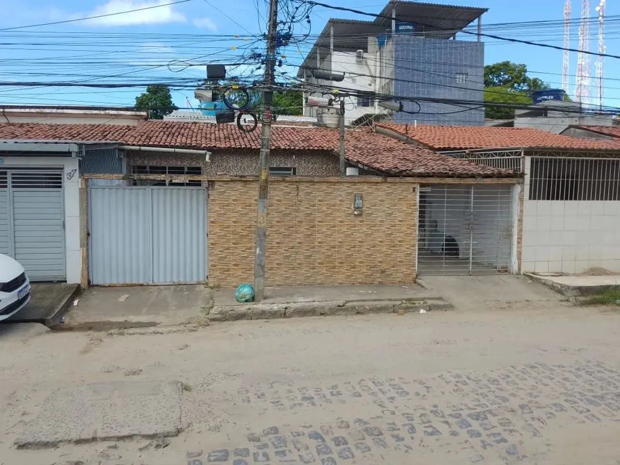Vendo Casa em Ouro Preto com 2 quartos e 1 vaga.