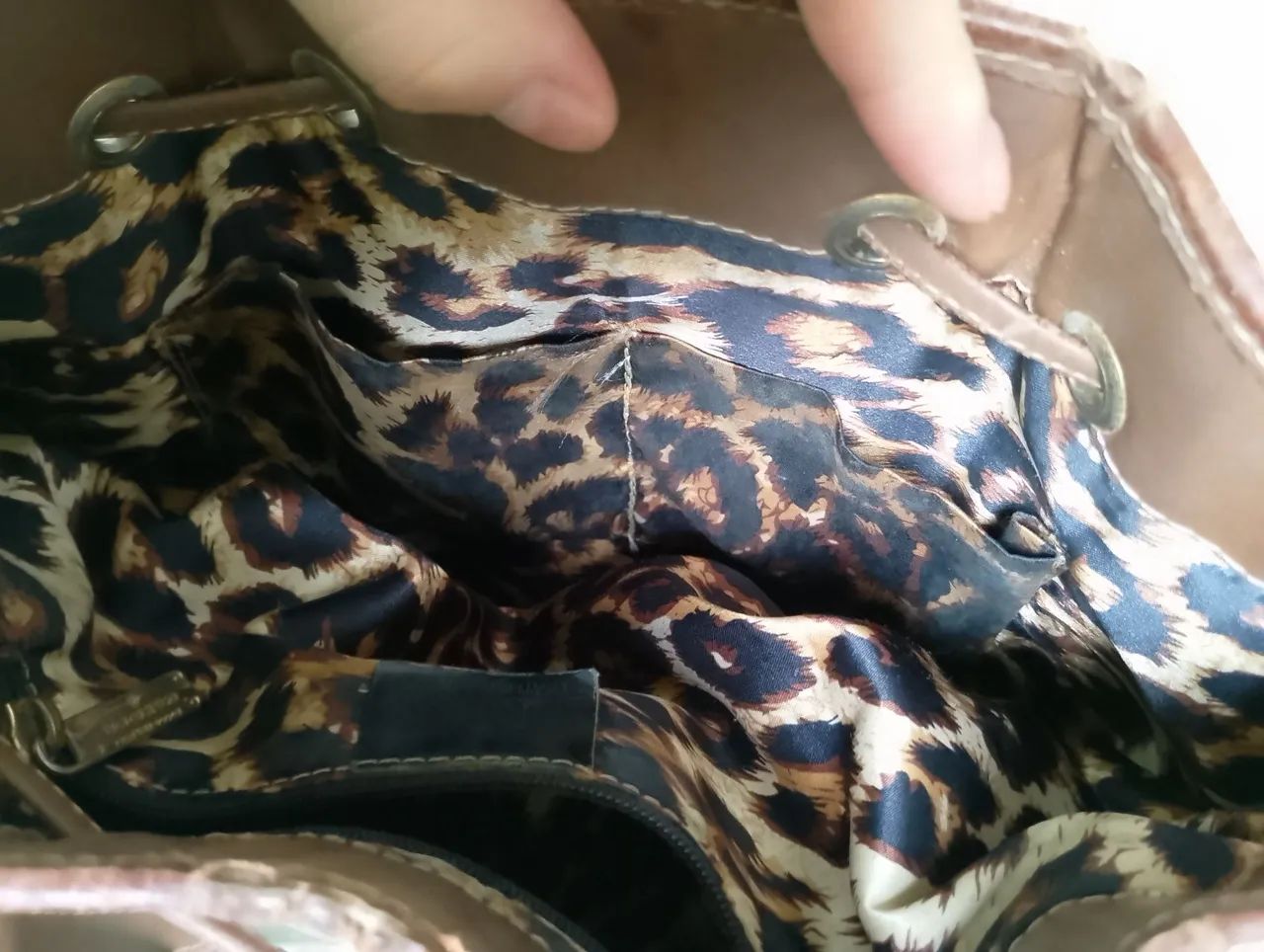 Bolsa de Ombro Marrom em Couro - Foto 6