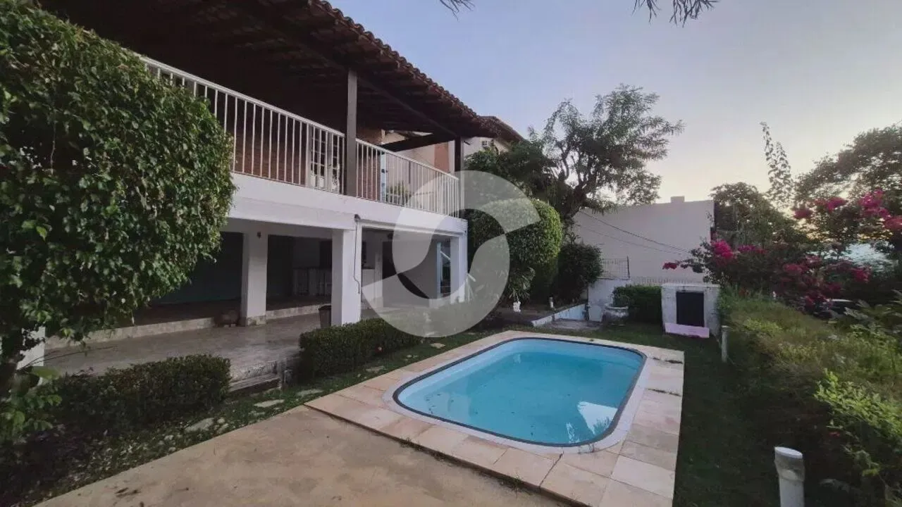 Casa com 4 quartos á venda no Jardim Ubá em Badu - Niterói - RJ