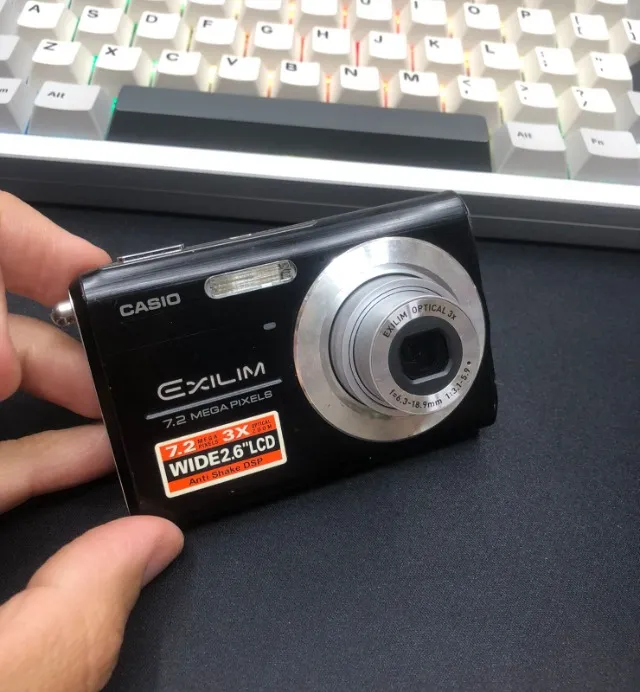 Câmera Digital Casio 10 mpx Exilim - Câmeras e Filmadoras