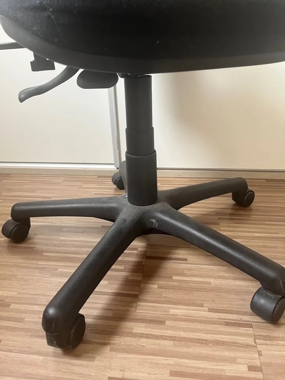 Cadeira Escritório rodinhas  - Foto 2