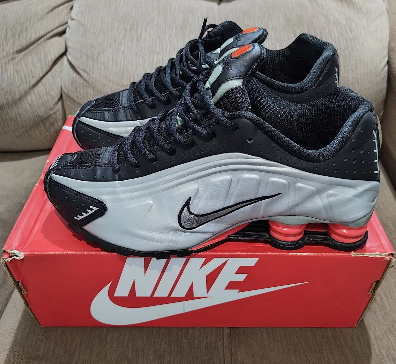 Tênis Nike Shox R4 n°41 - Foto 2