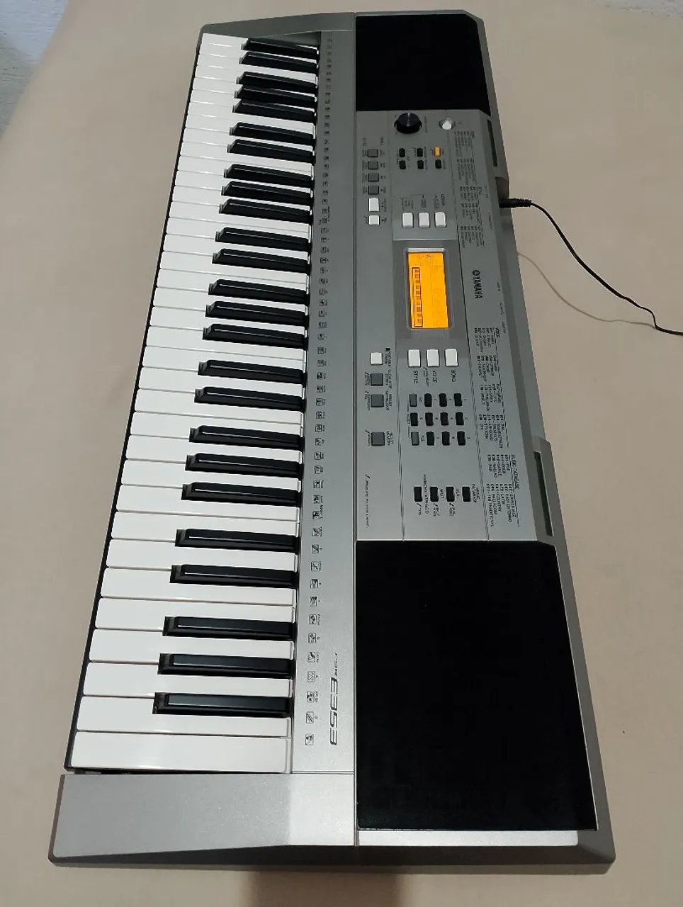 Teclado Yamaha E353