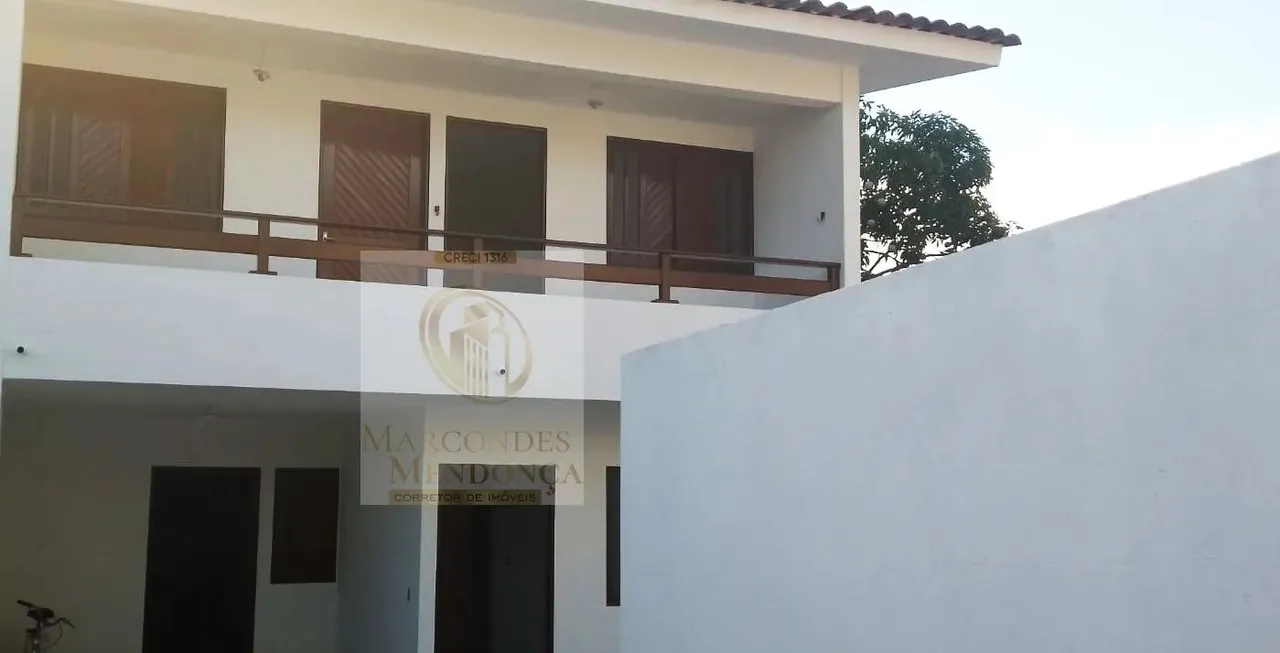 Sobrado para venda tem 134 metros quadrados com 4 quartos em Feitosa - Maceió - AL