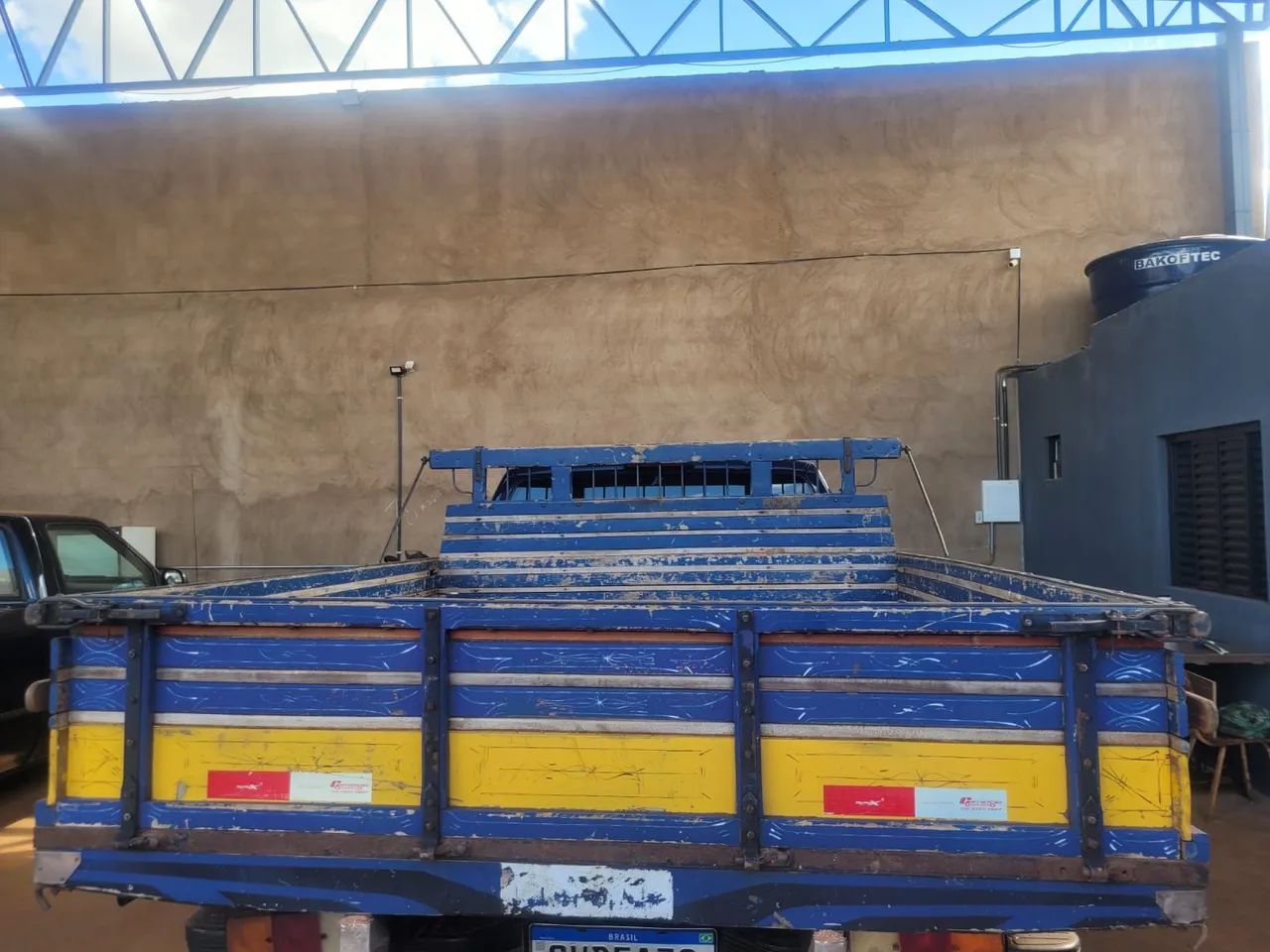 Carroceria de madeira