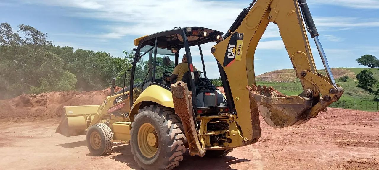 Retroescavadeira Caterpillar 416E - Foto 2