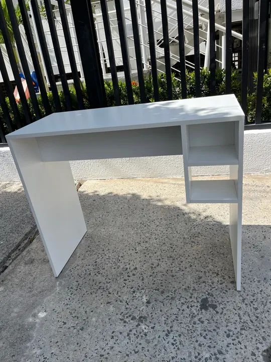 Mesa de Escritório Branca com NICHO  - Foto 2