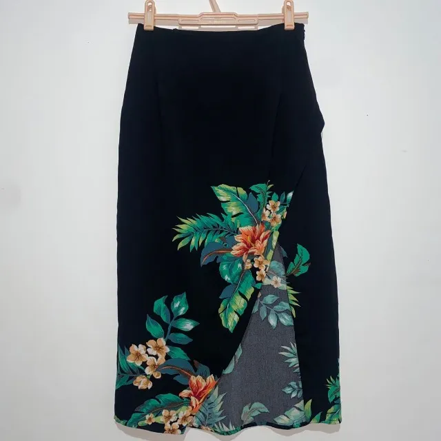 Saia midi fenda