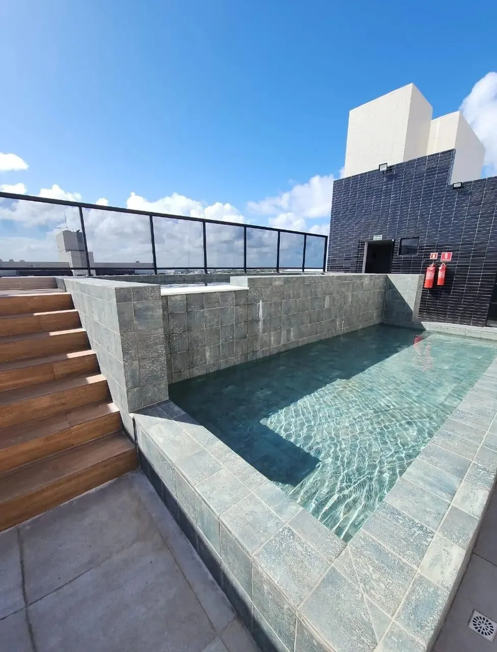 Flat 100% Mobiliado em localização privilegiada de Intermares!!