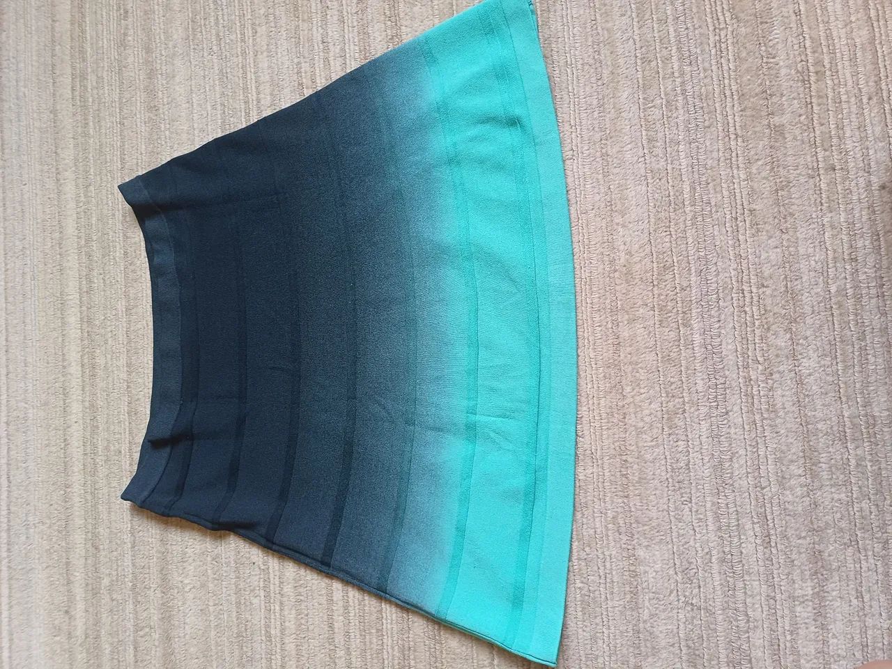 Saia Ombré Verde e Azul - Elegância e Estilo