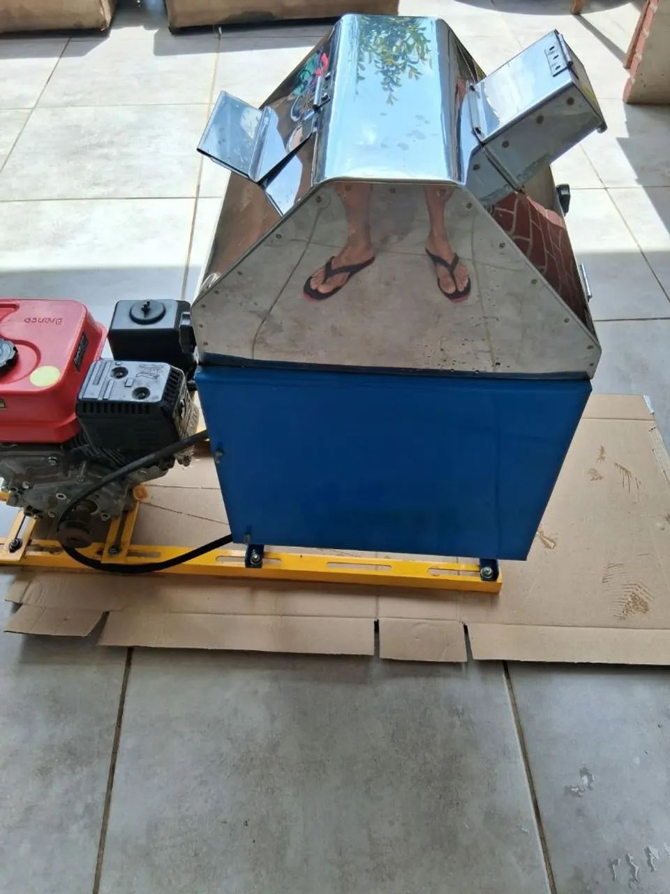 Engenho de cana marca Maqtron motor  gasolina marca Branco  semi novo.