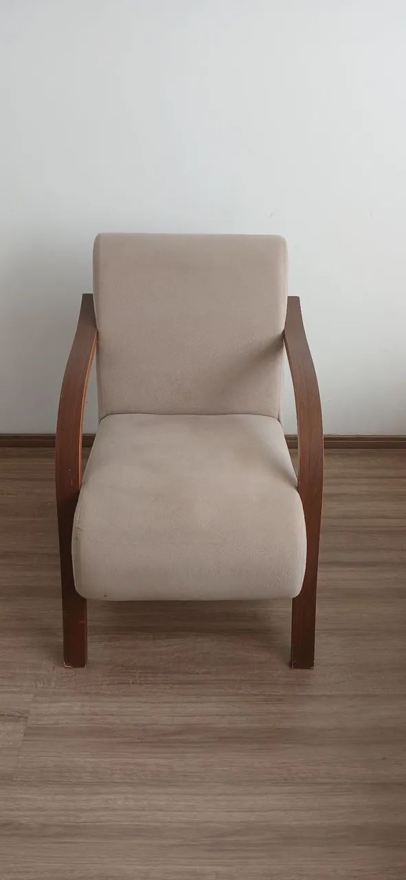 Poltrona Suede Bege c/ Madeira - Foto 2