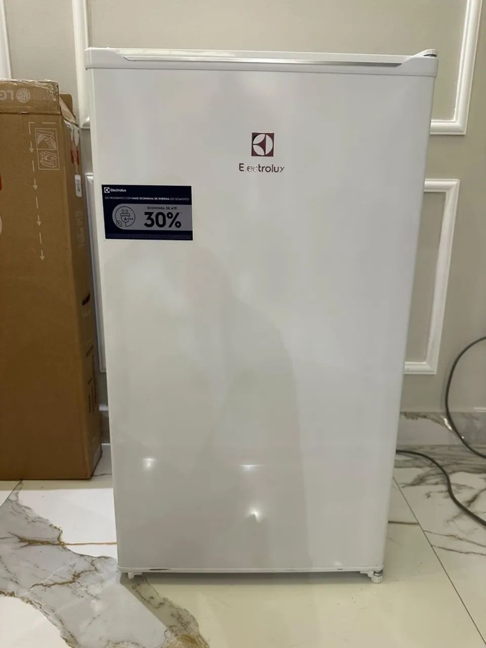Frigobar efficient 90l branco eletrolux  - Foto 2