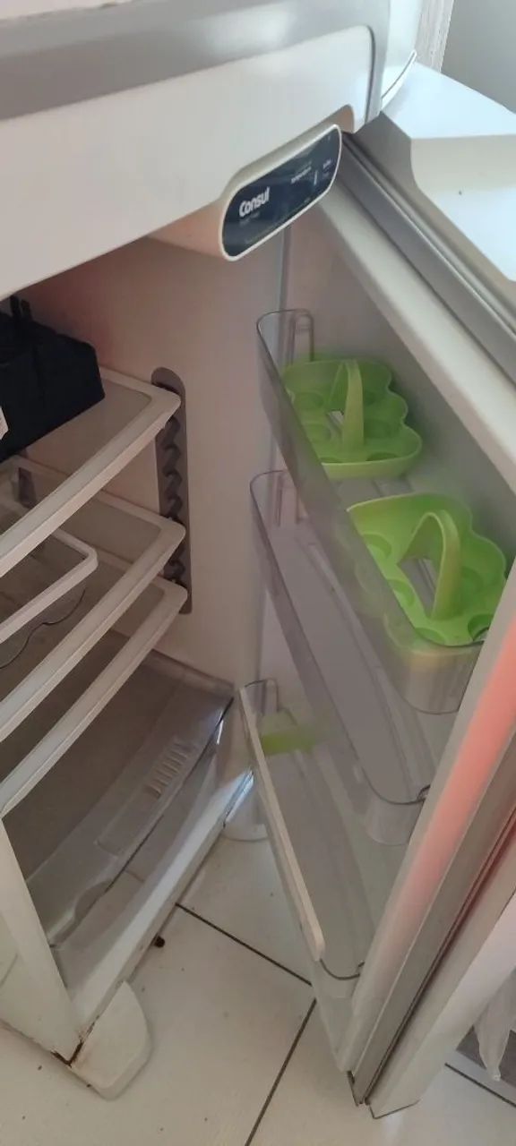 Vendo Geladeira para conserto!  - Foto 2