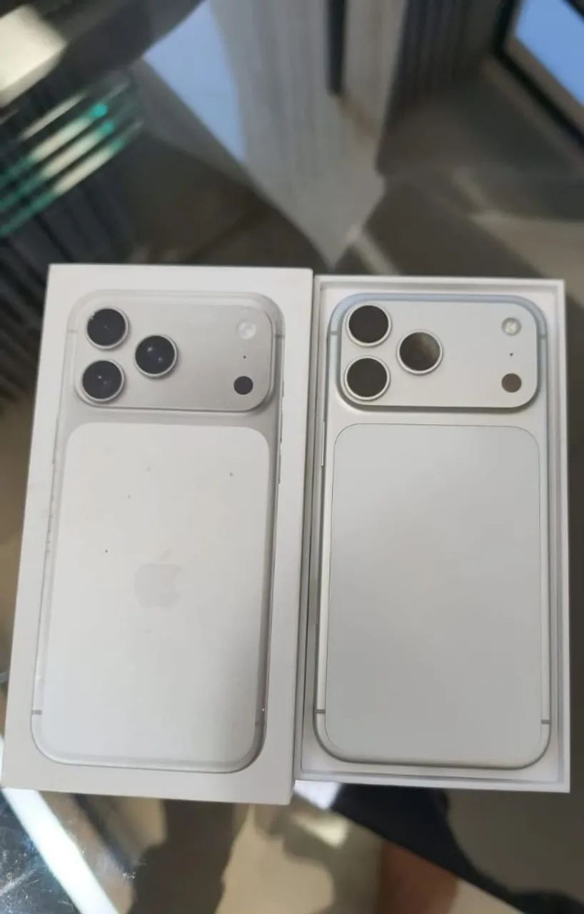 iPhone 17 Pro Max silver - bateria 100% 