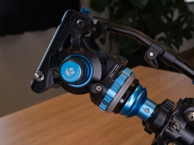 Tripé Benro A2573f Com Cabeça Hidráulica S6 Pro - Foto 3