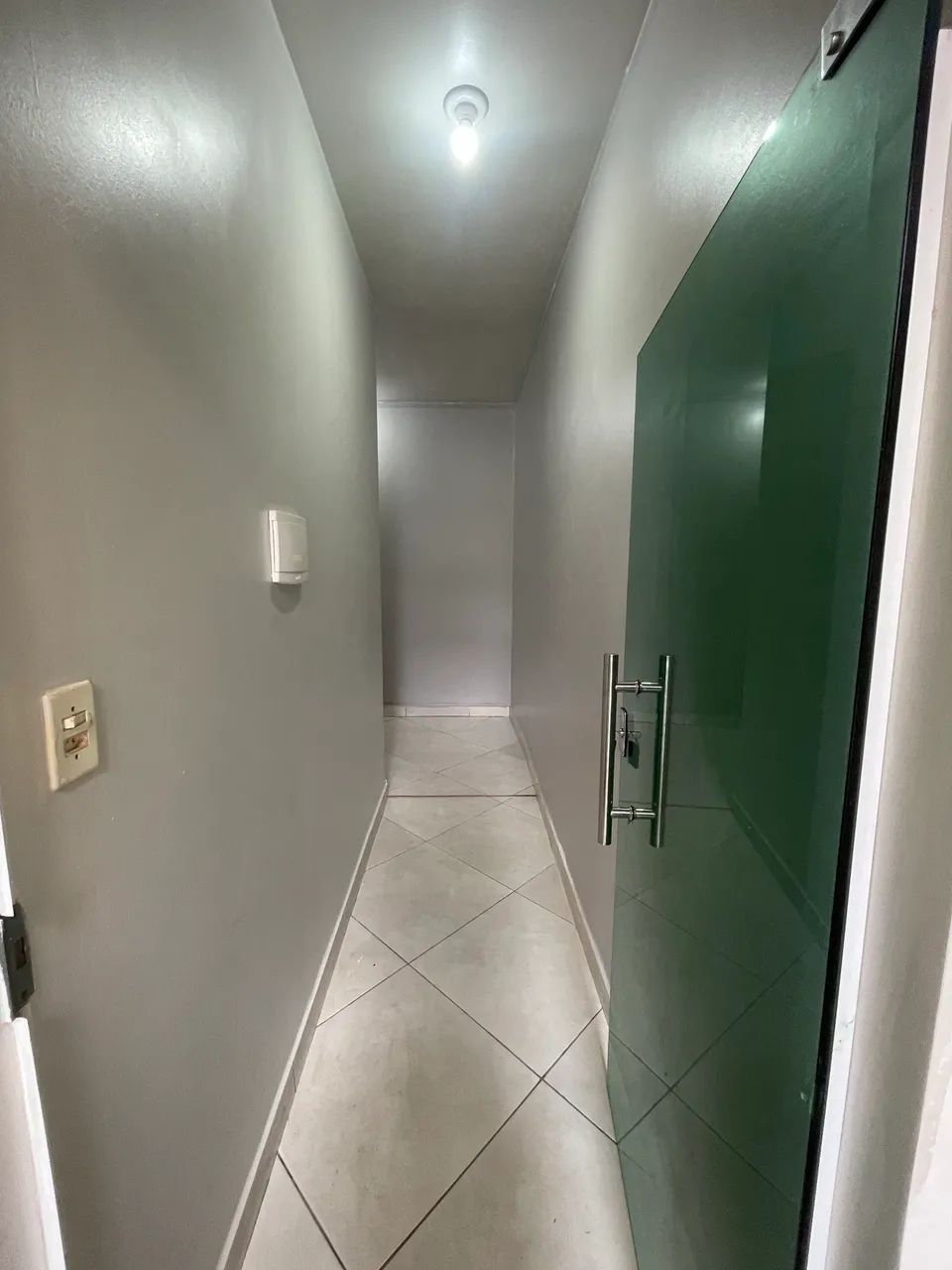 Alugo duas salas comerciais no centro. 
