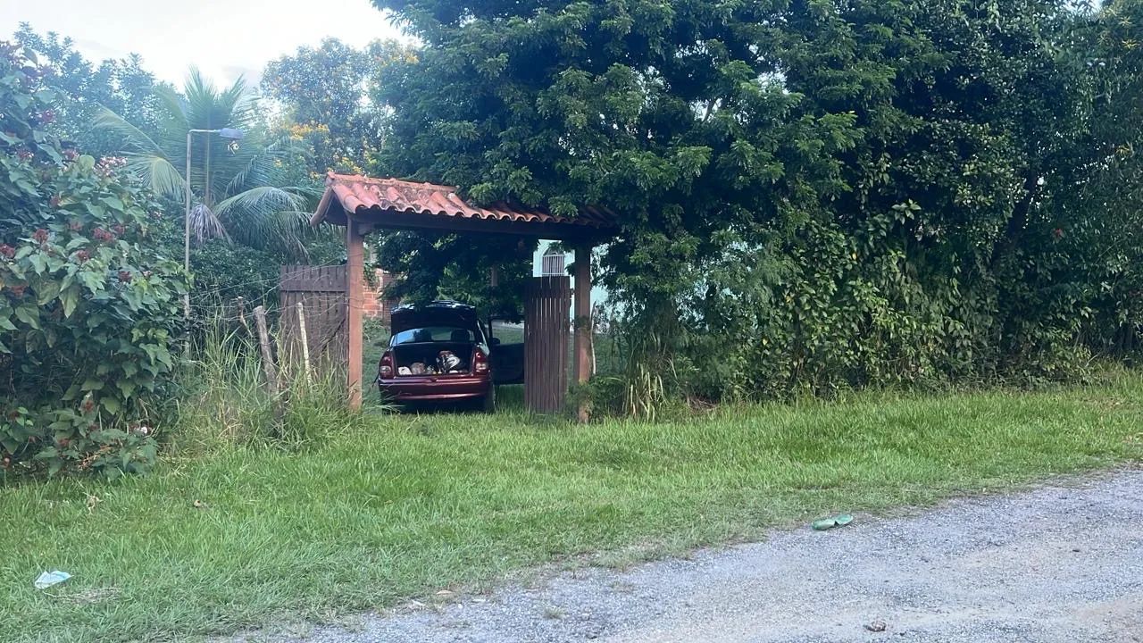 Terreno amplo, com casa construída e várias árvores frutíferas  - Foto 4