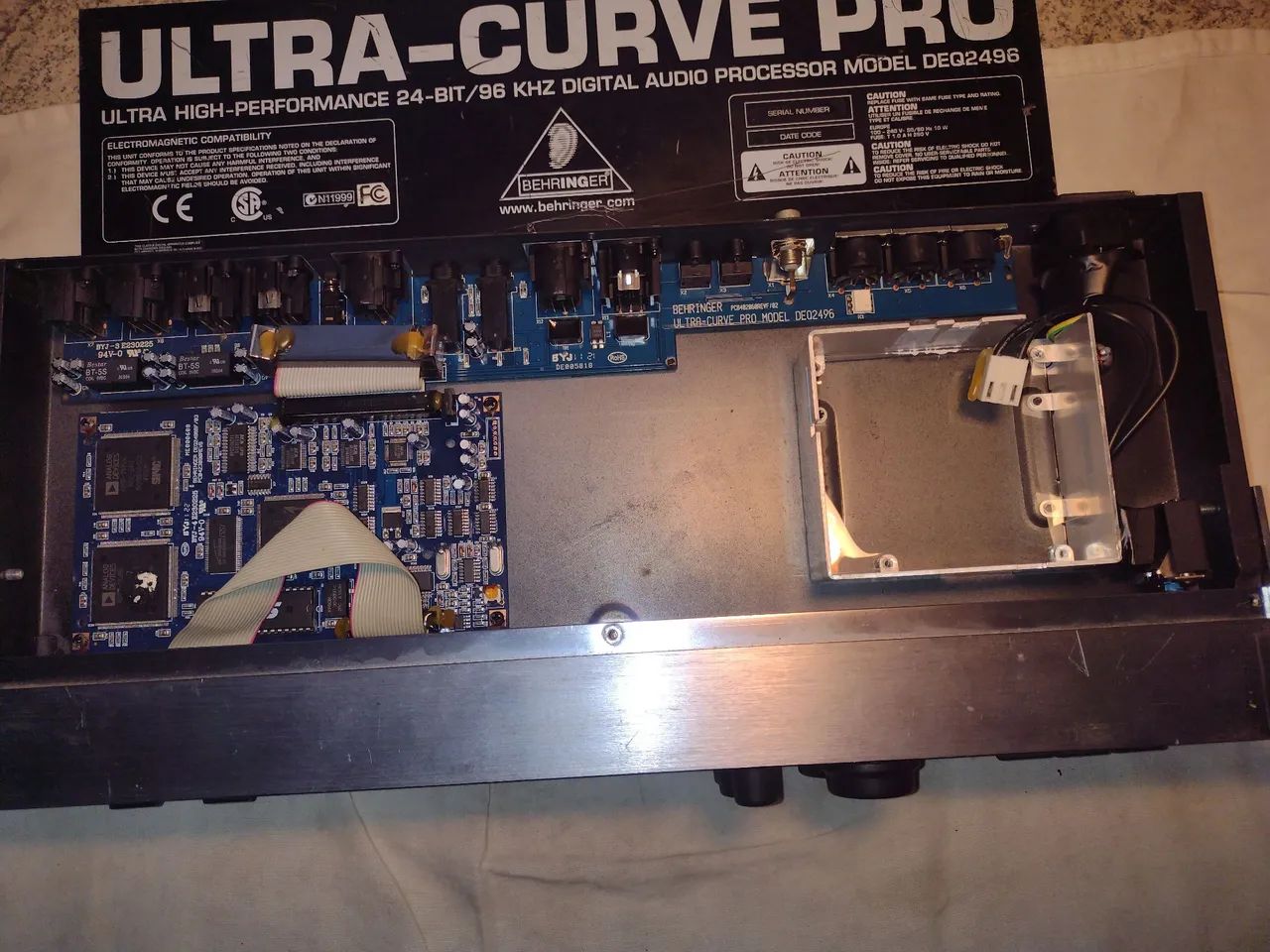 PROCESSADOR DE AUDIO BEHERINGER 24-96(LEIA)