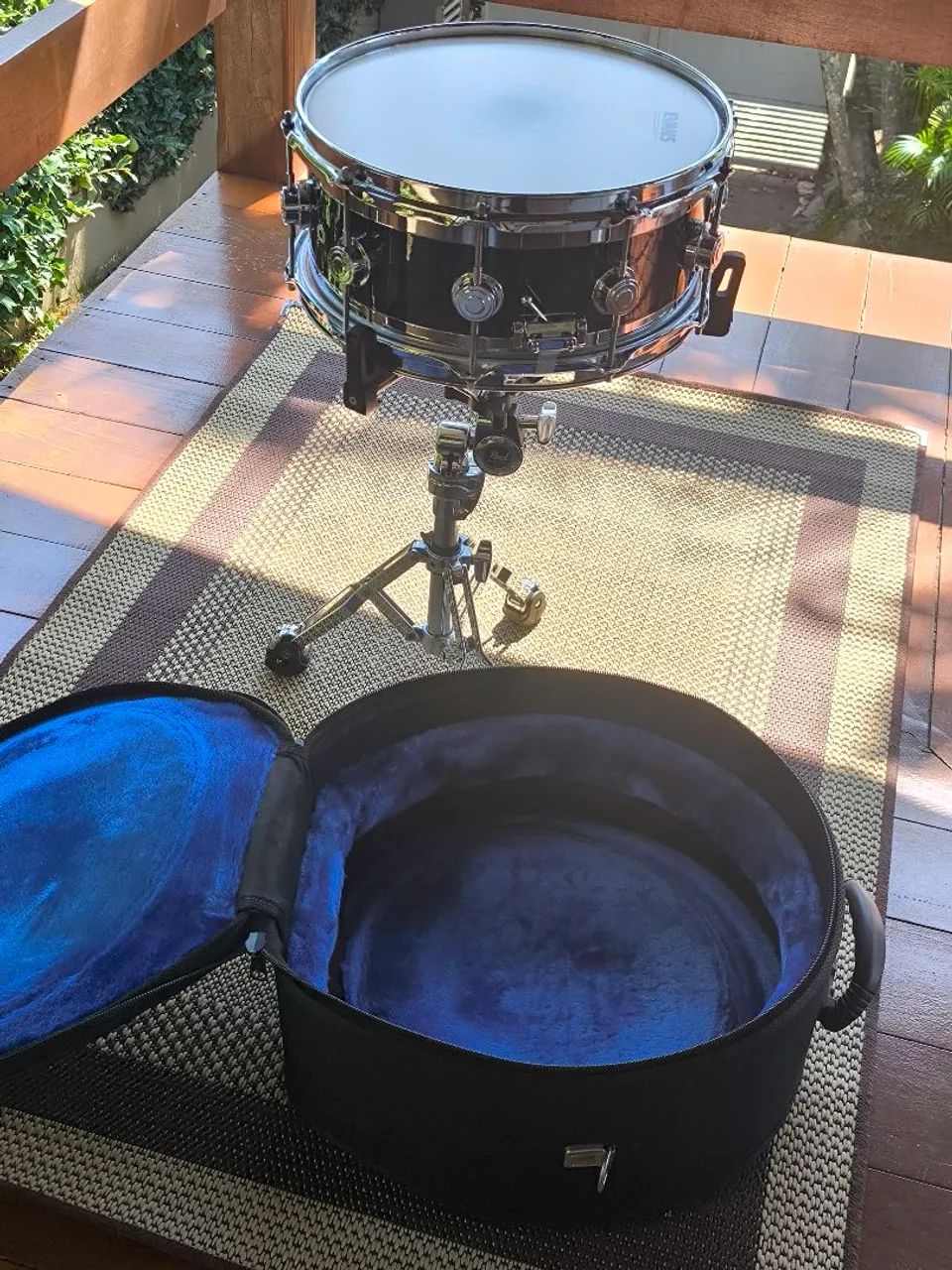 Caixa DW EDGE 14x6 BRASS x MAPLE,, acompanha Semi Case Sólid Sound  - Foto 4