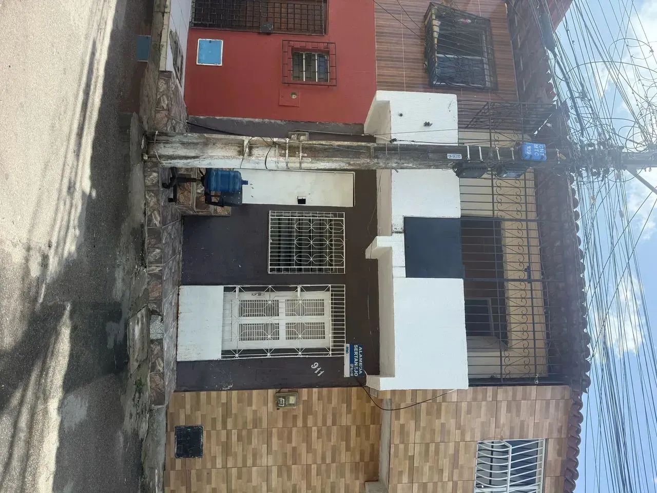 Casa para venda possui 60 metros quadrados com em Montese - Fortaleza - Ceará