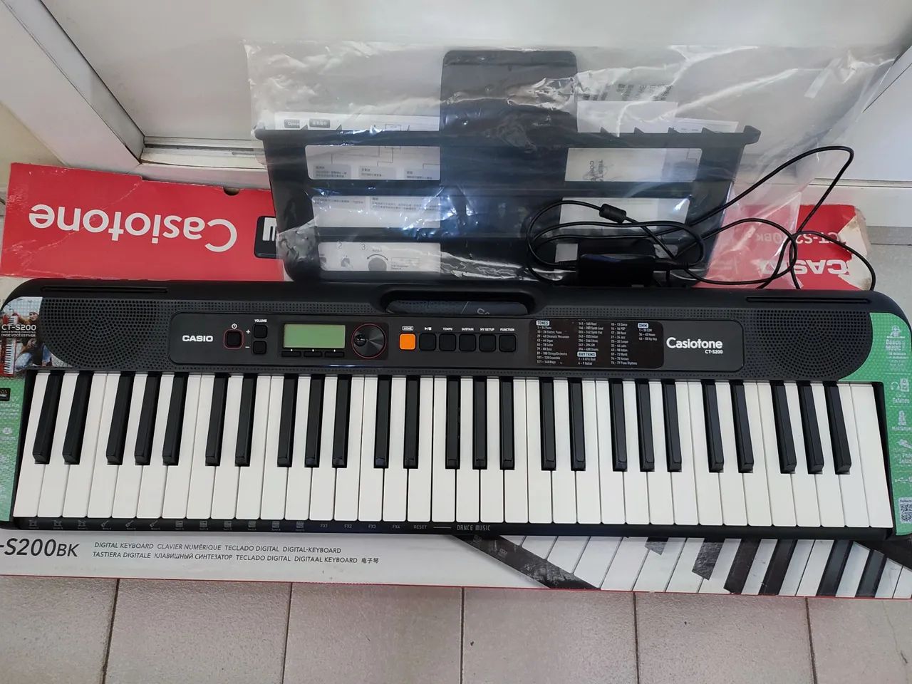Teclado musical Novo!!!