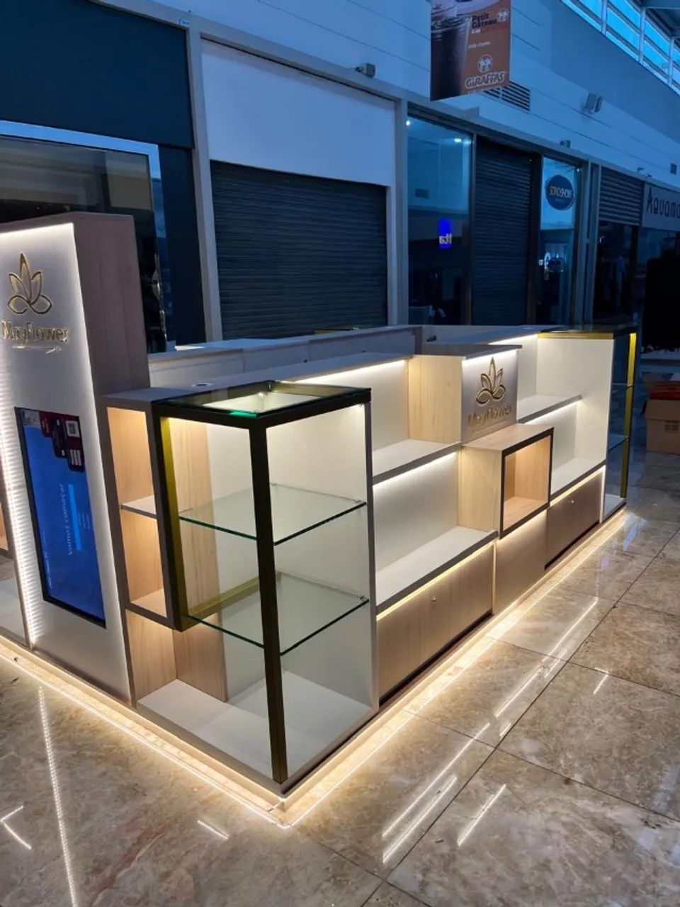 Quiosque de Madeira Moderno para Shopping - Foto 3