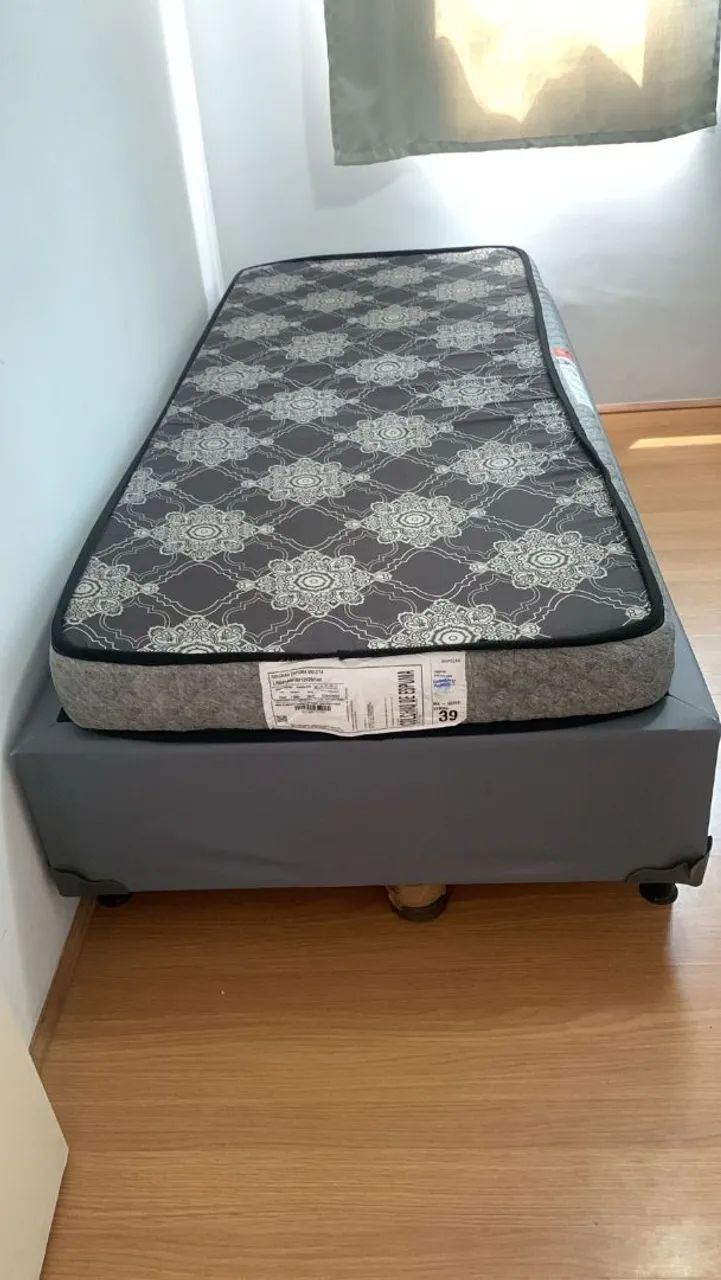 Cama de solteiro com colchão 