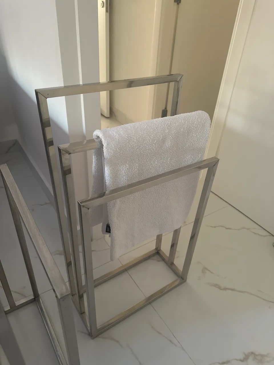 Toalheiro de chão - Foto 2