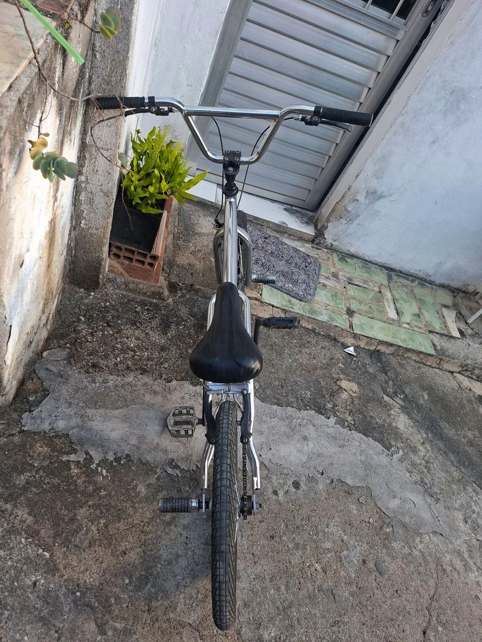BMX aro 20 freestyle cromada (rodas e peneus em bom estado) - Foto 3