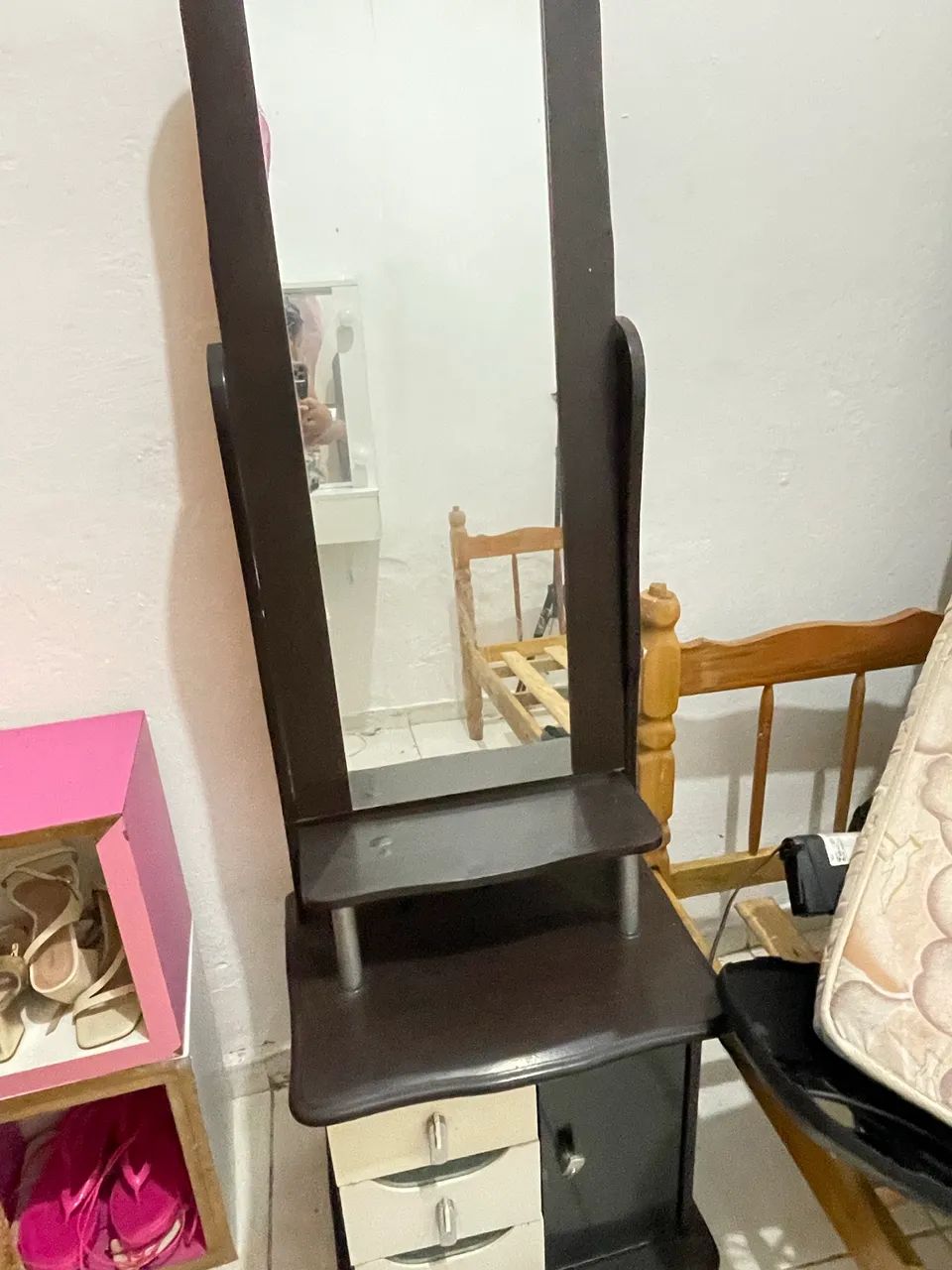 VENDO (toucador) está todo perfeito, sem defeito algum.