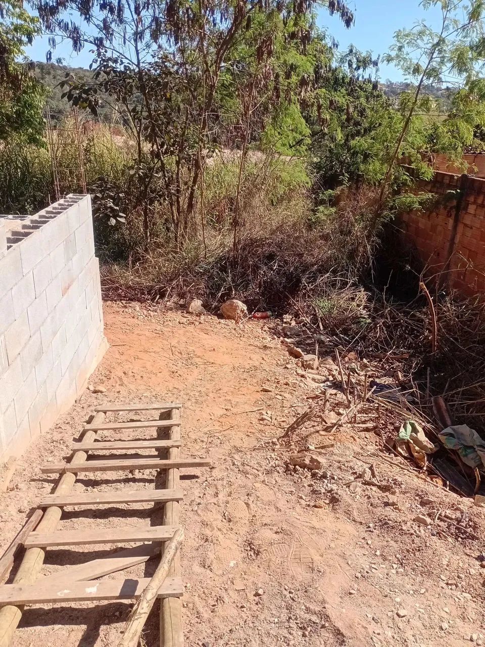 Meio lote a venda - Foto 2