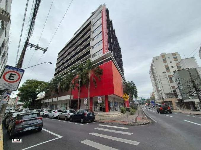 Sala comercial aérea para locação no centro de Criciúma