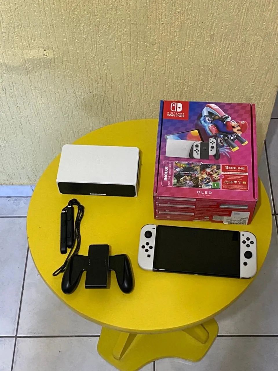Nintendo Switch Oled Branco 64 gb Desbloqueado Quase novo - Foto 2