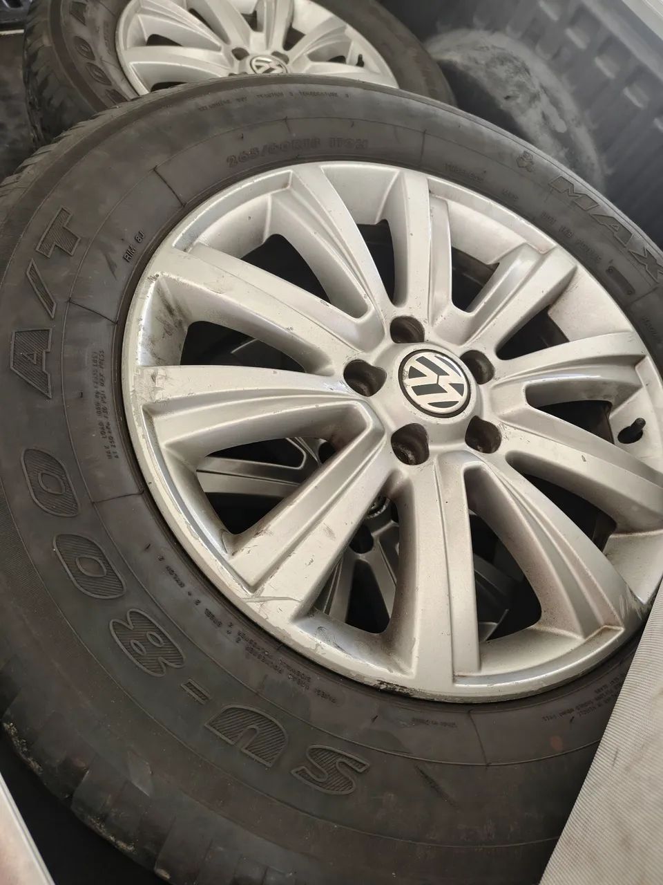 Rodas 18  Amarok novas com 4 pneus zero - Foto 2