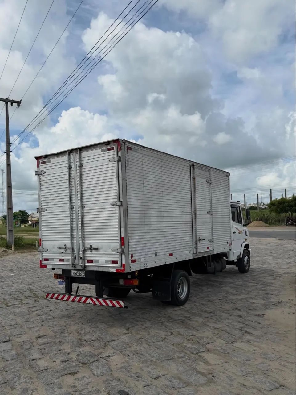 Caminhão MB 710 plus ano 2005 - Foto 5